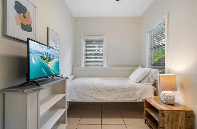 $6,000 | 5301 North Flagler Drive, West Palm Beach, FL 33407