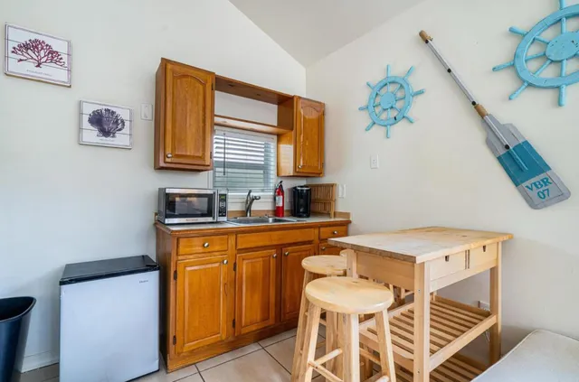 $6,000 | 5301 North Flagler Drive, West Palm Beach, FL 33407