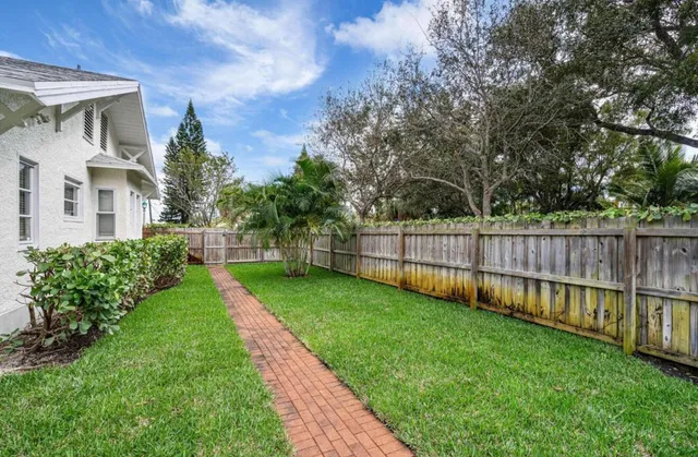 $6,000 | 5301 North Flagler Drive, West Palm Beach, FL 33407