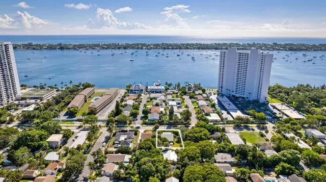 $6,000 | 5301 North Flagler Drive, West Palm Beach, FL 33407