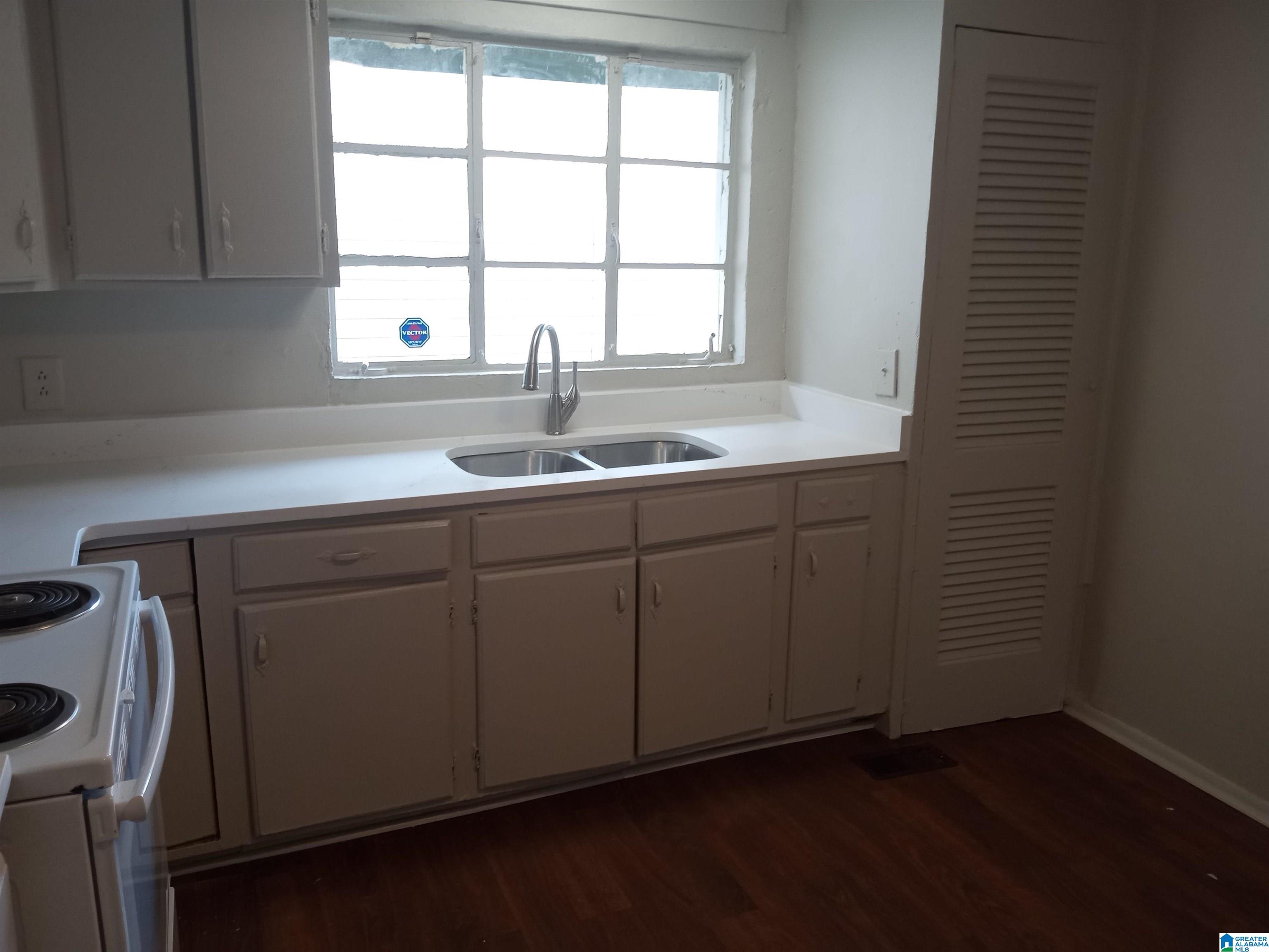 1908 14th Place Southwest Birmingham, AL 35211 - Photo 7 of 28