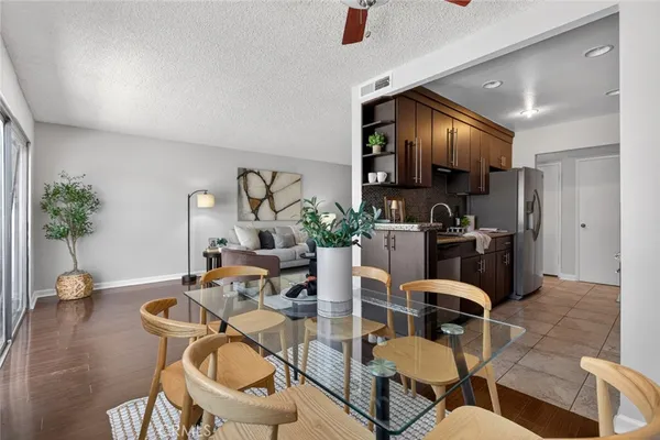 $389,000 | 5412 Lindley Avenue, Unit 322, Encino, CA 91316