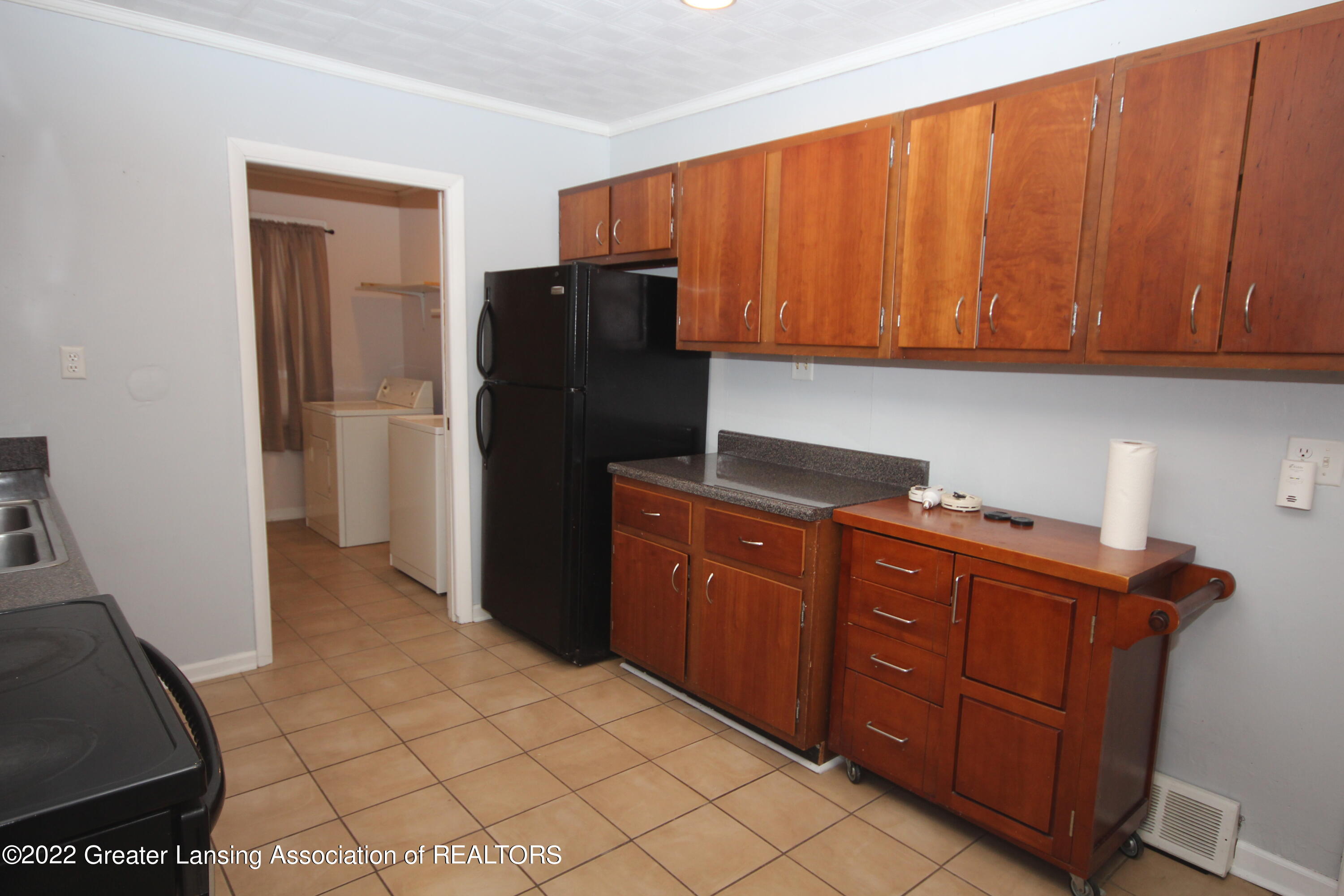 3318 Turner Road Lansing, MI 48906 - Photo 7 of 14 Kitchen