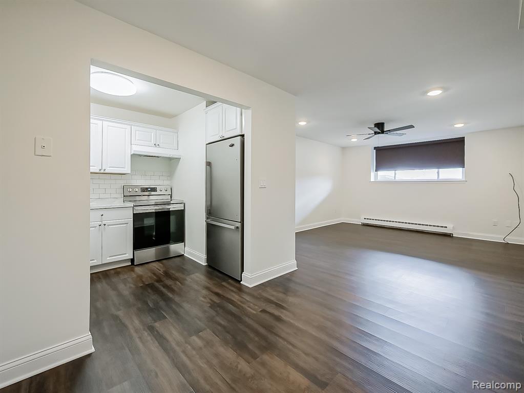 4905 South Crooks Road Royal Oak, MI 48073 - Photo 9 of 28