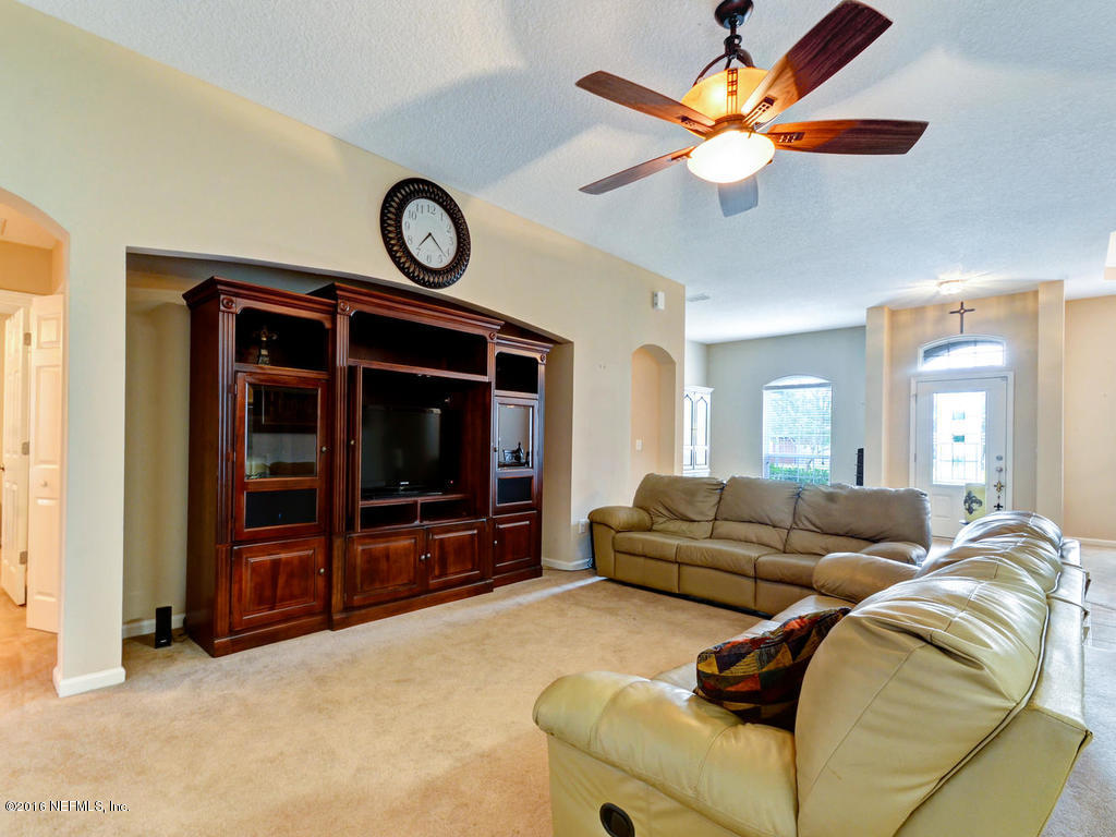 1582 Falkland Road East Jacksonville, FL 32221 - Photo 13 of 36 1582 Falkland Rd E-MLS_Size-016-29-Famil
