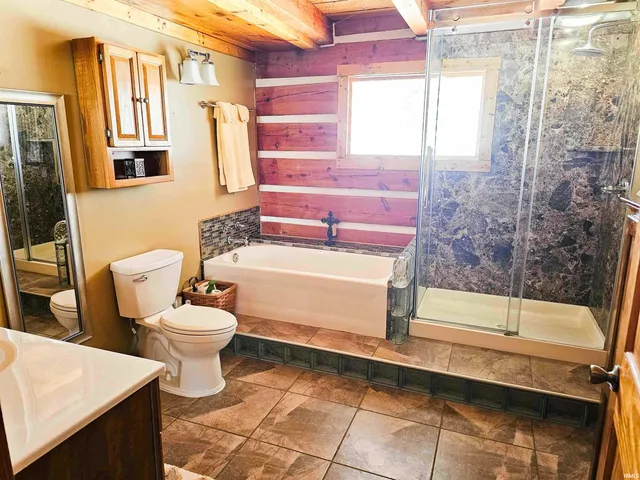 $430,000 | 3766 Highway 41, Bloomingdale, IN 47832