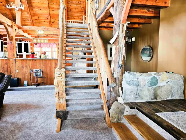 $430,000 | 3766 Highway 41, Bloomingdale, IN 47832