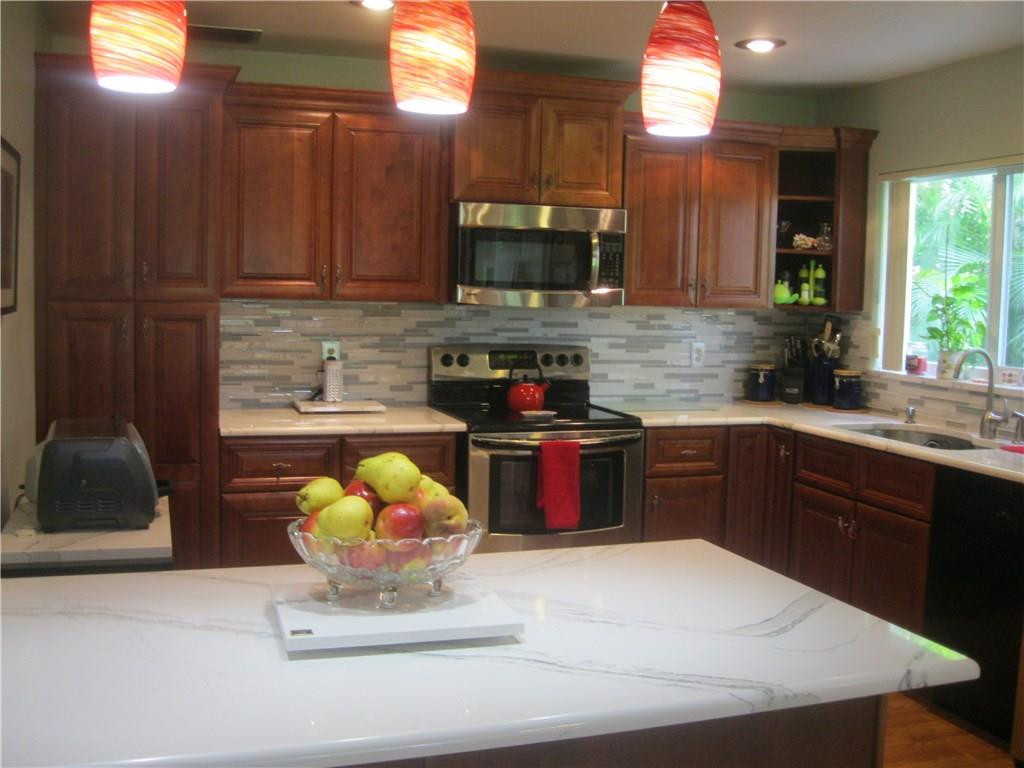18064 Grove Avenue Boca Raton, FL 33498 - Photo 4 of 20 Photo 4