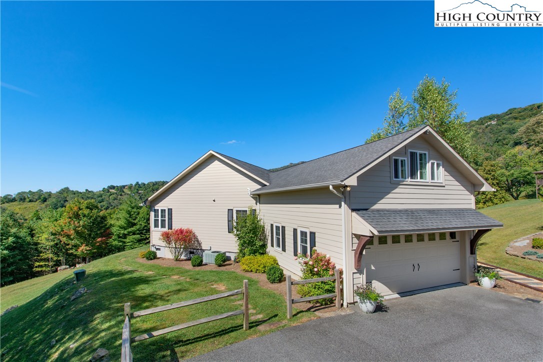 525 Fox Meadow Road Banner Elk, NC 28604 - Photo 3 of 25 Gallery Image 3