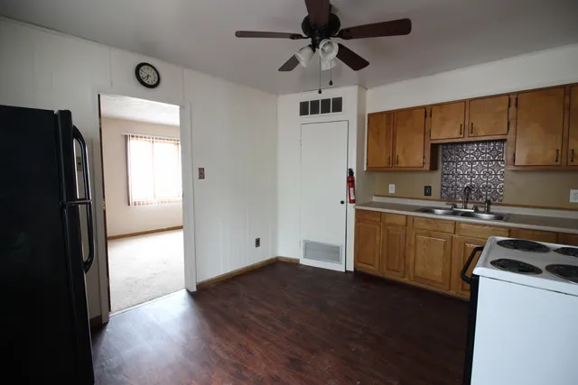 $130,000 | 22779 Almond Avenue, Eastpointe, MI 48021