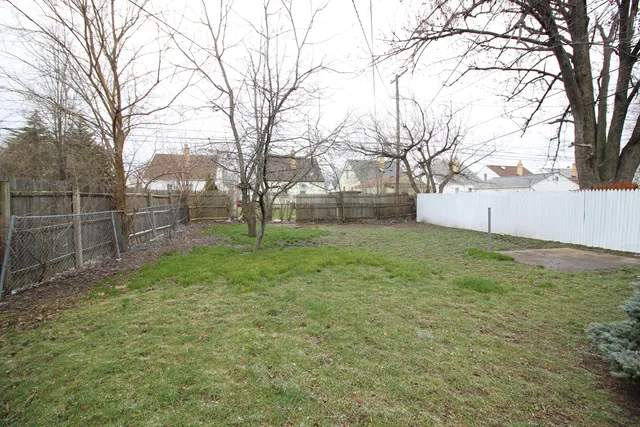 $130,000 | 22779 Almond Avenue, Eastpointe, MI 48021