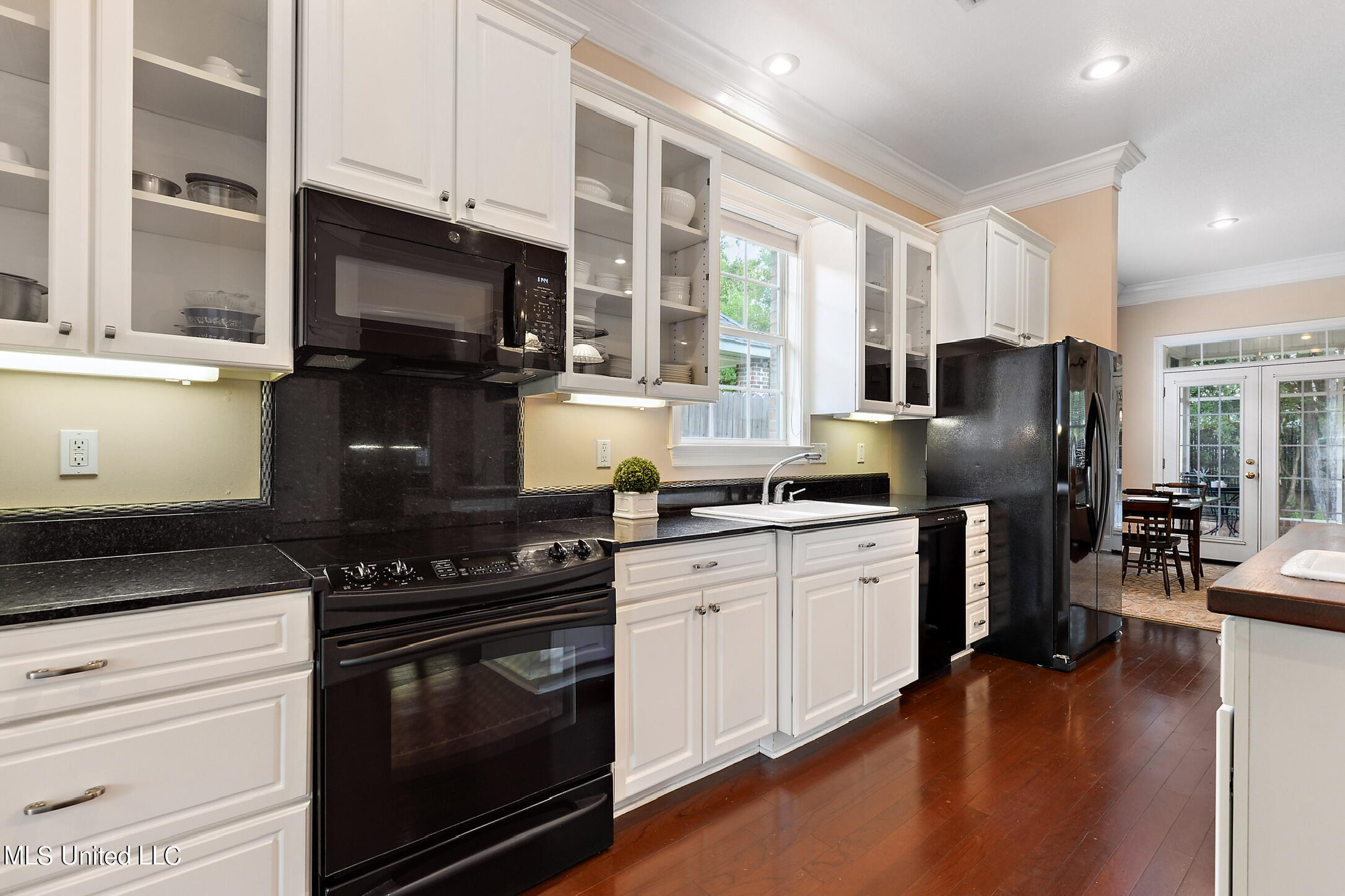 2550 Rue Palafox Biloxi, MS 39531 - Photo 10 of 24 11