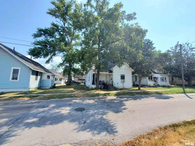 $40,000 | 303 West Sycamore Street, Carbondale, IL 62901