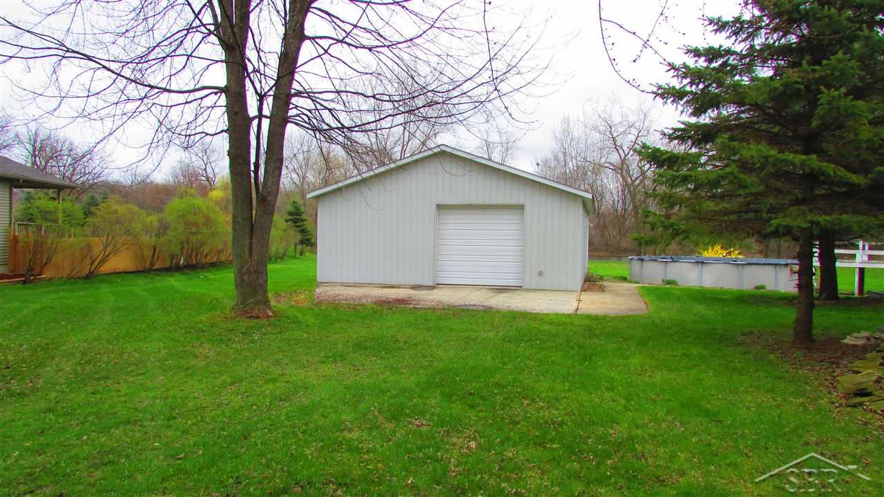 615 Adams Road Saginaw, MI 48609 - Photo 34 of 41 31288527-33.JPG