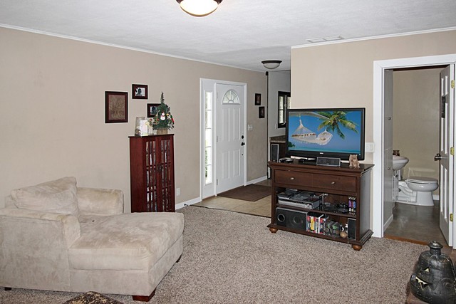 2155 Lancaster Heights Road Freeport, IL 61032 - Photo 12 of 16