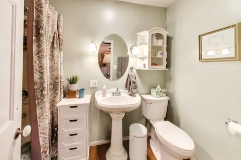 $749,000 | 310 West Kirchhoff Road, Arlington Heights, IL 60005