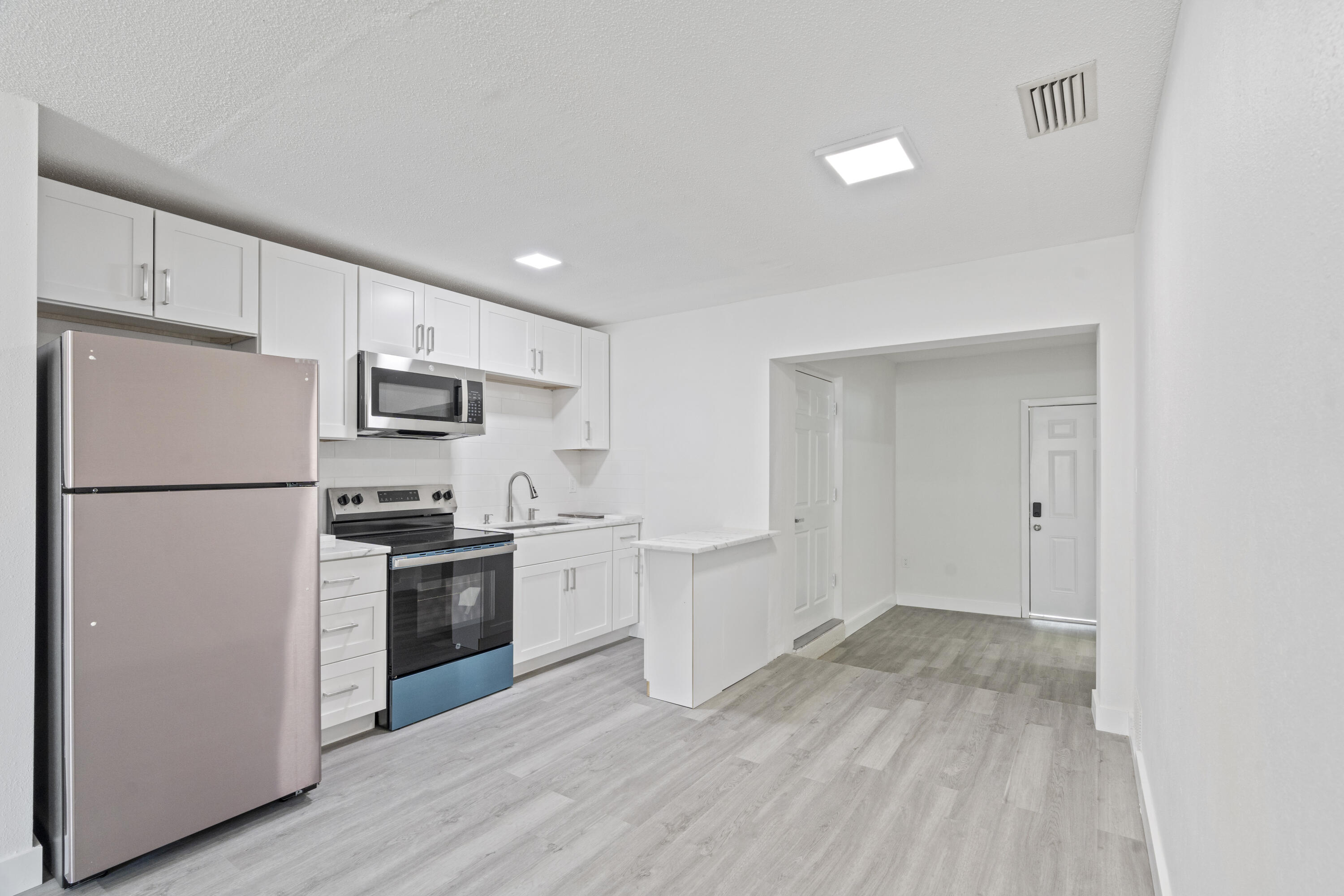 662 Granada Street Fort Pierce, FL 34949 - Photo 38 of 48 DSC09501