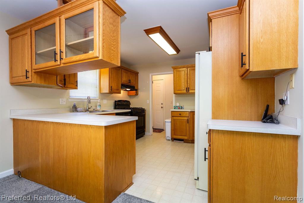 41944 Cherry Hill Road Novi, MI 48375 - Photo 16 of 44