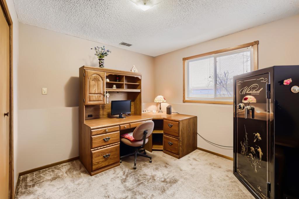 8129 Taylor Street Northeast Spring Lake Park, MN 55432 - Photo 13 of 34