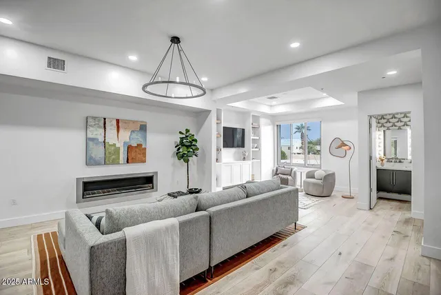 $5,000 | 7788 East Main Street, Unit 1007, Scottsdale, AZ 85251