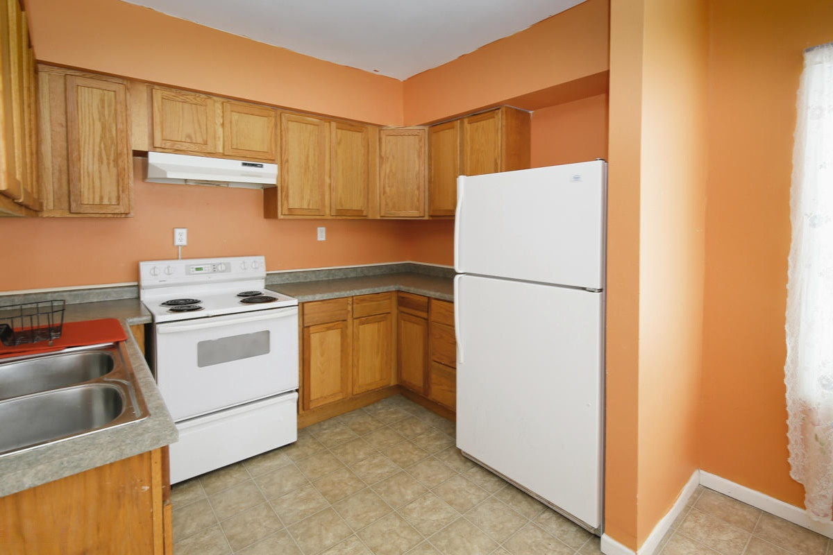 622 Walnut Street Three Rivers, MI 49093 - Photo 9 of 18 622 Walnut St-109