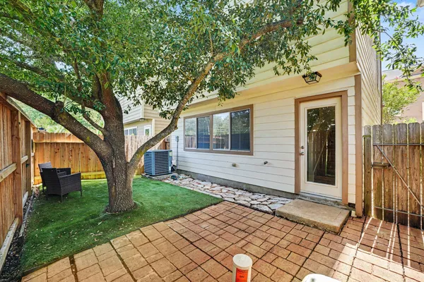 $2,100 | 3215 Clearview Circle, Houston, TX 77025