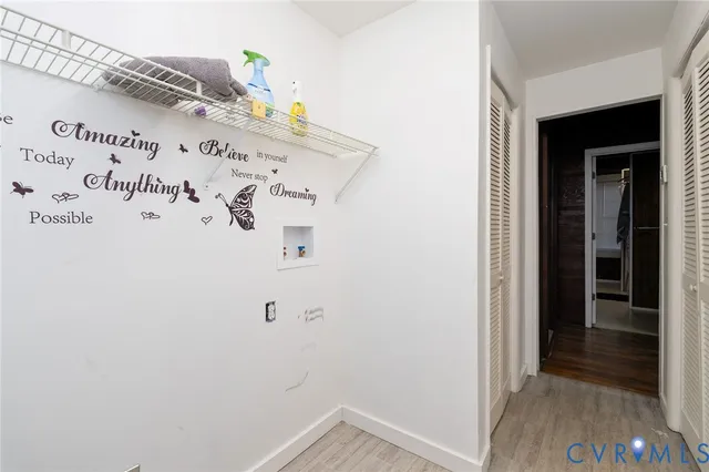 a view of utility room