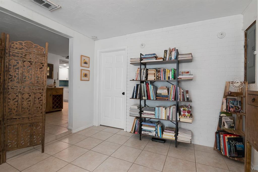 11005 Harding Drive Port Richey, FL 34668 - Photo 14 of 51 Gallery Image 14
