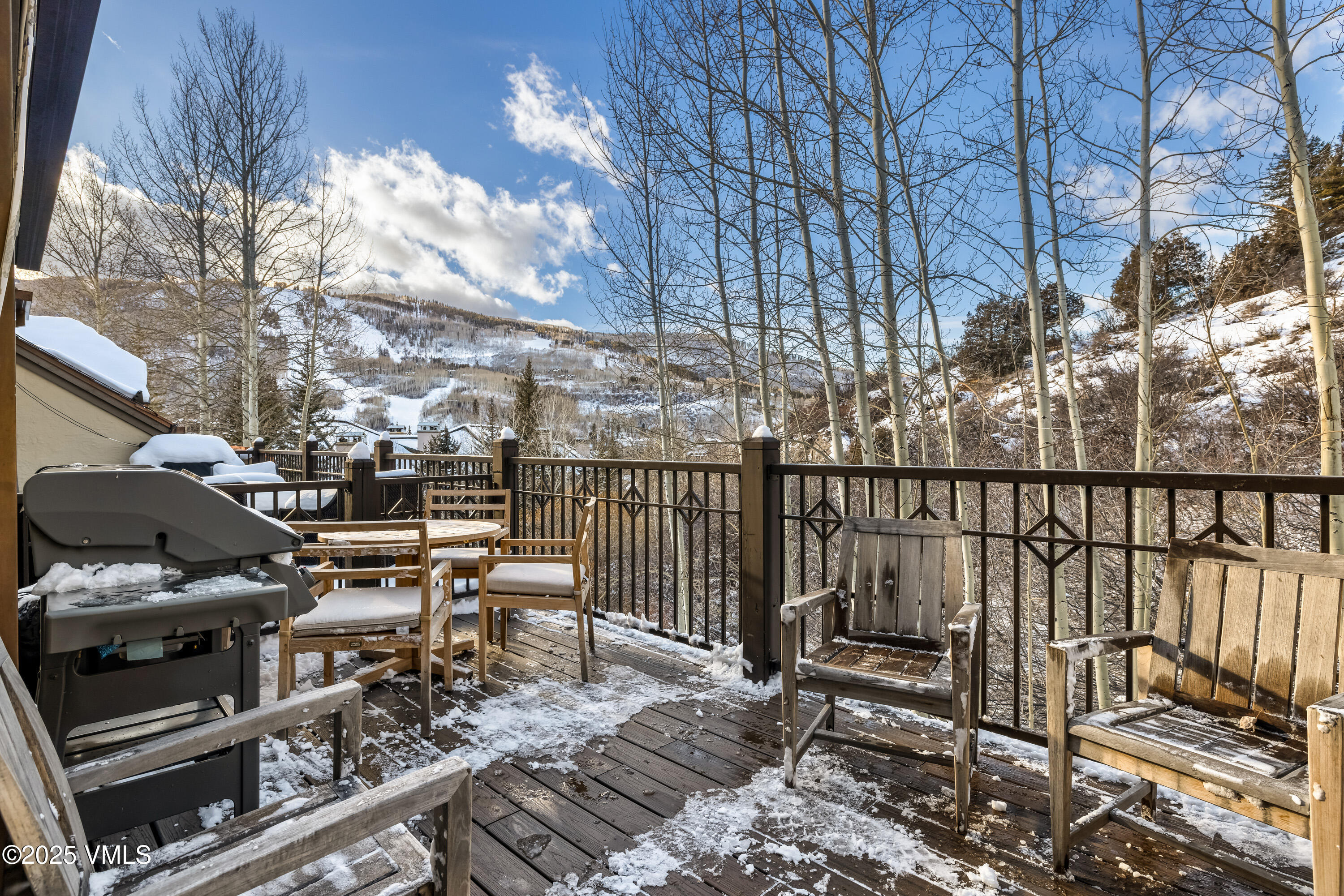 355 Offerson Road, Unit P4 Beaver Creek, CO 81620 - Photo 16 of 43 a view of a chairs and table in the balcony