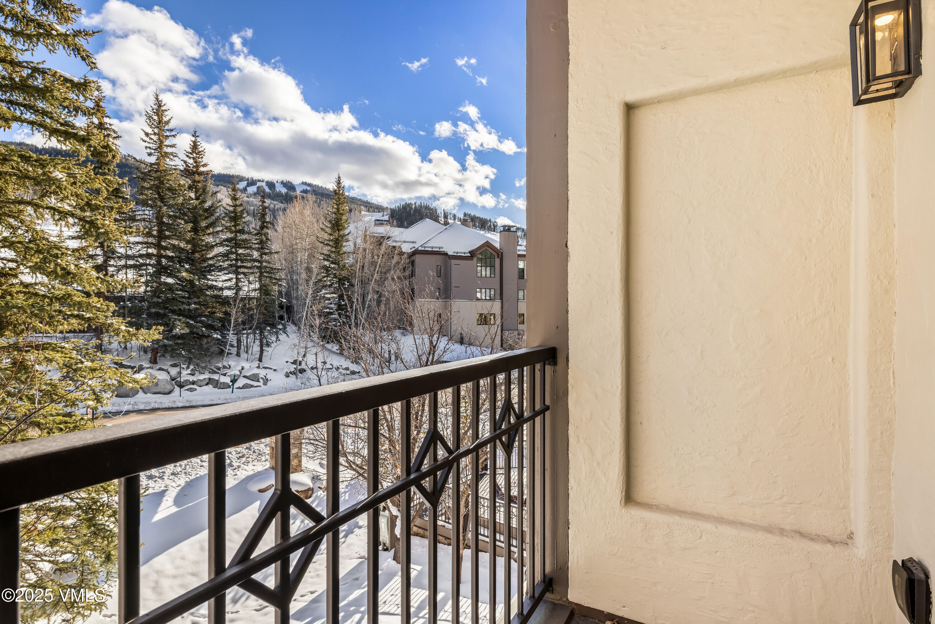 355 Offerson Road, Unit P4 Beaver Creek, CO 81620 - Photo 10 of 43 View Corridor