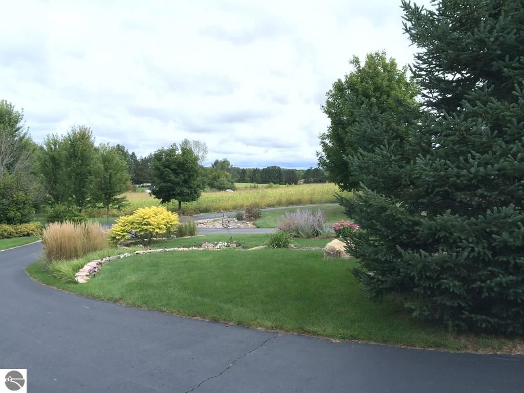 9345 South Leaton Road Shepherd, MI 48883 - Photo 53 of 62 1790367-52.JPG