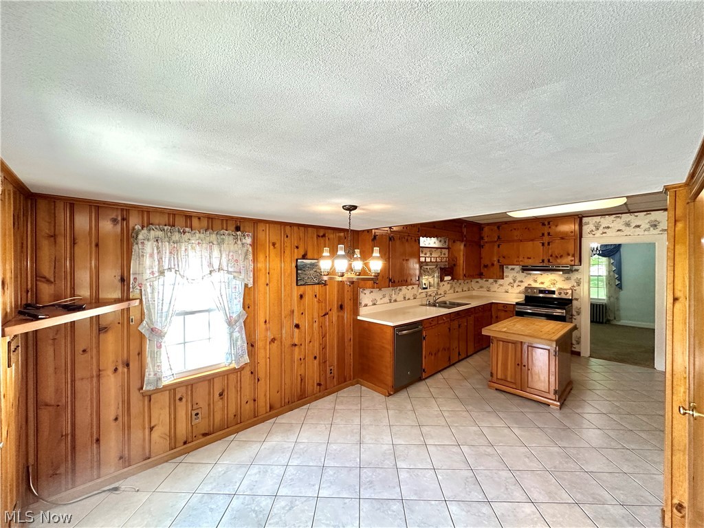 1465 Warner Road Southeast Hubbard, OH 44425 - Photo 7 of 40