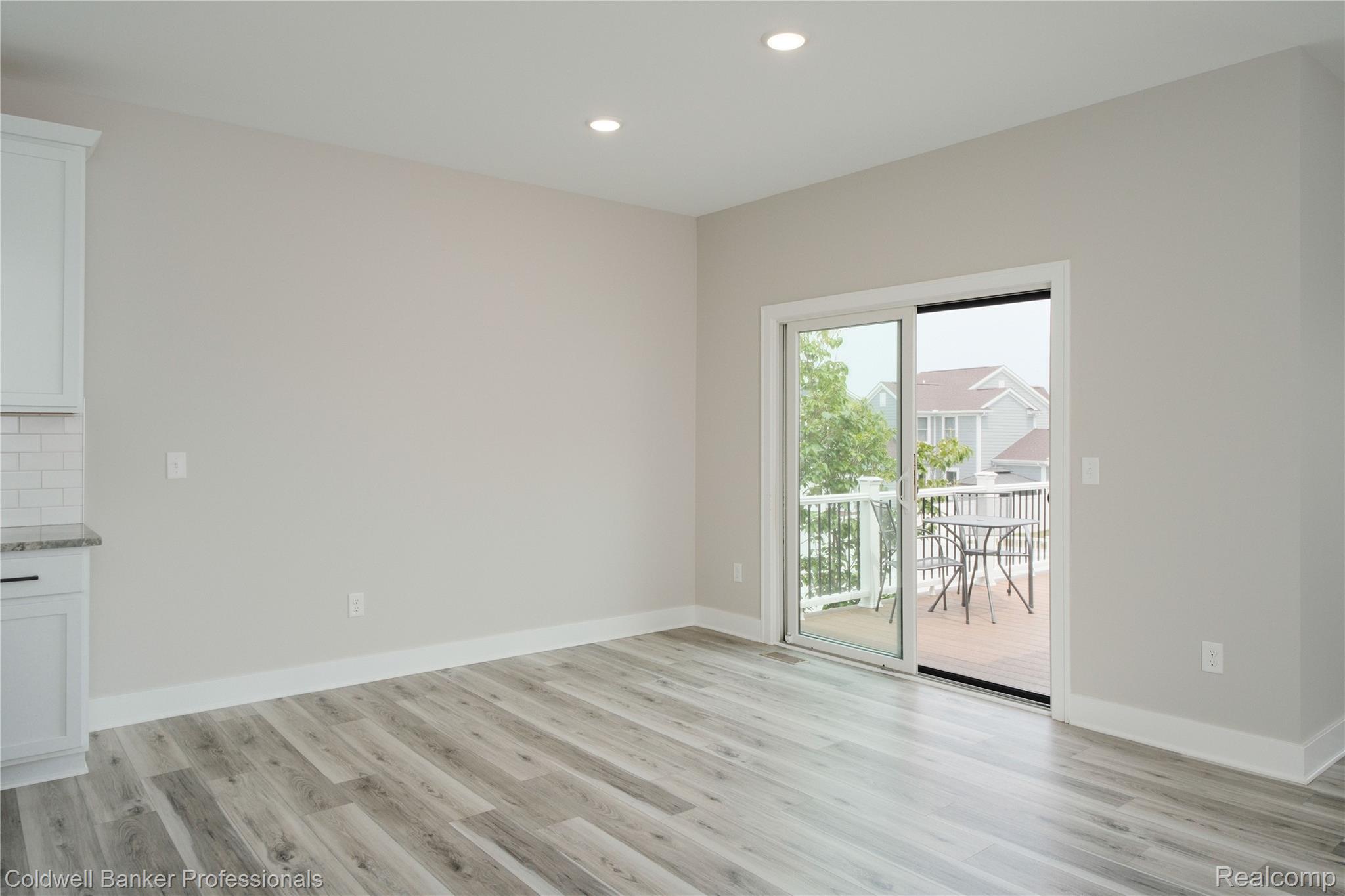 877 Ridge Road South Canton, MI 48188 - Photo 9 of 36 877 Ridge S0014.jpg
