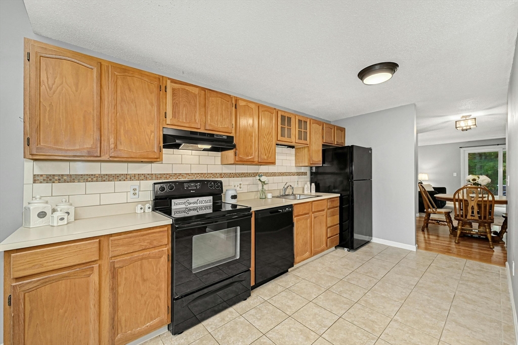 822 Maple Brook Road, Unit 822 Bellingham, MA 02019 - Photo 7 of 41 Gallery Image 7