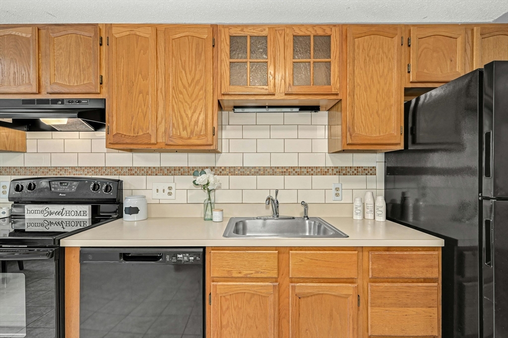 822 Maple Brook Road, Unit 822 Bellingham, MA 02019 - Photo 8 of 41 Gallery Image 8