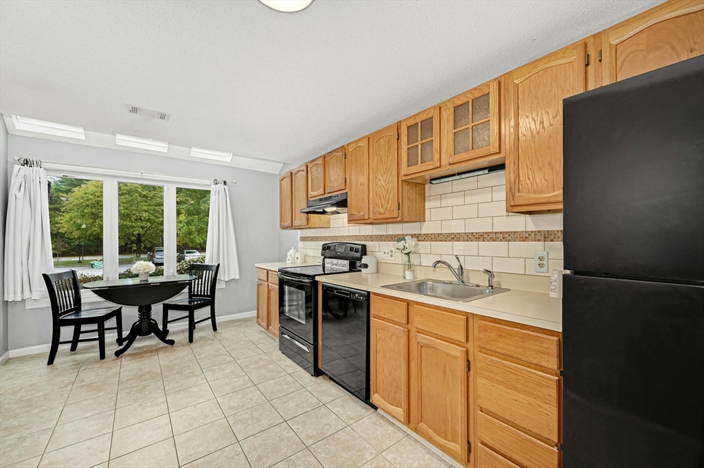 822 Maple Brook Road, Unit 822 Bellingham, MA 02019 - Photo 9 of 41 Gallery Image 9