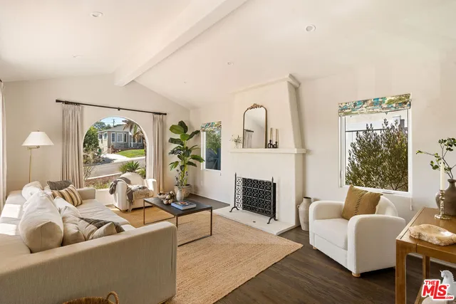 $9,000 | 6017 West 75th Street, Los Angeles, CA 90045