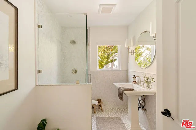 $9,000 | 6017 West 75th Street, Los Angeles, CA 90045