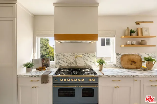 $9,000 | 6017 West 75th Street, Los Angeles, CA 90045