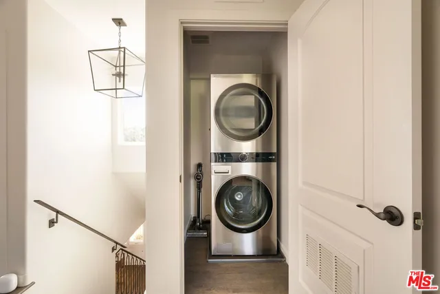 $9,000 | 6017 West 75th Street, Los Angeles, CA 90045