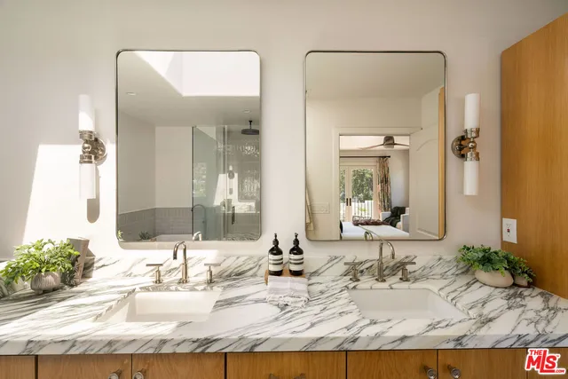 $9,000 | 6017 West 75th Street, Los Angeles, CA 90045