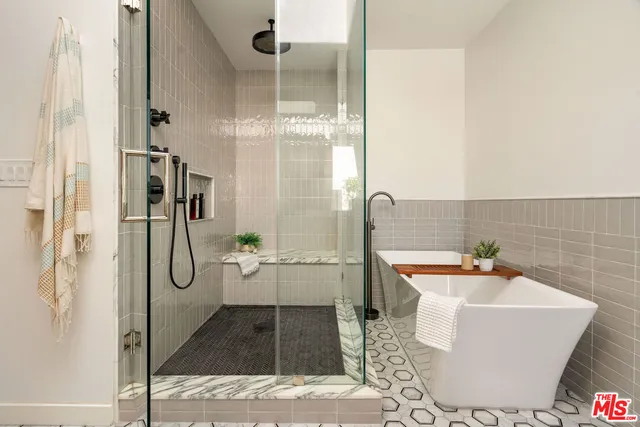 $9,000 | 6017 West 75th Street, Los Angeles, CA 90045