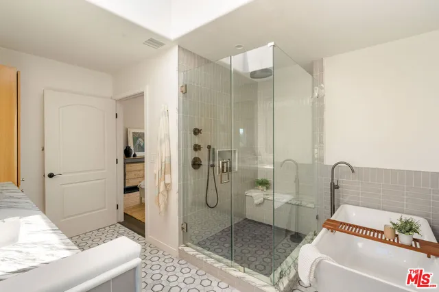 $9,000 | 6017 West 75th Street, Los Angeles, CA 90045