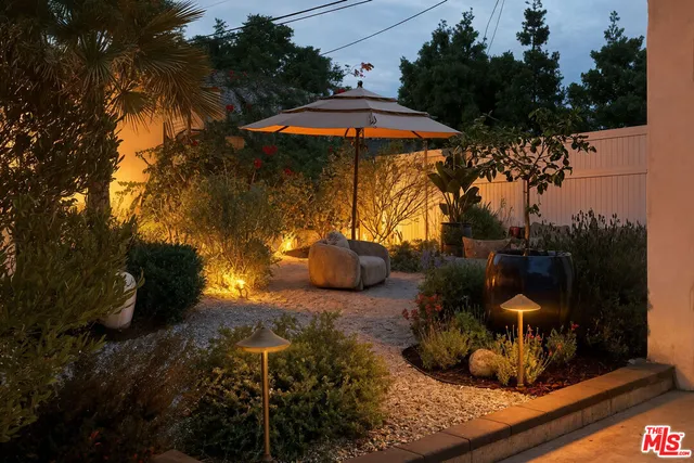 $9,000 | 6017 West 75th Street, Los Angeles, CA 90045