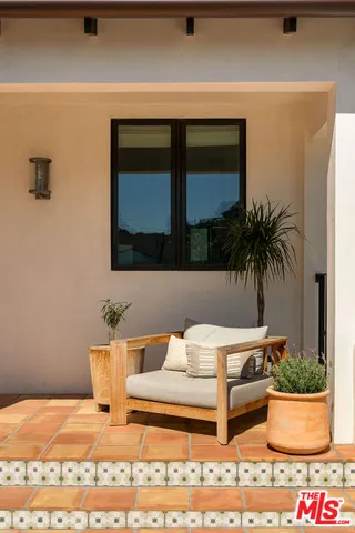 $9,000 | 6017 West 75th Street, Los Angeles, CA 90045