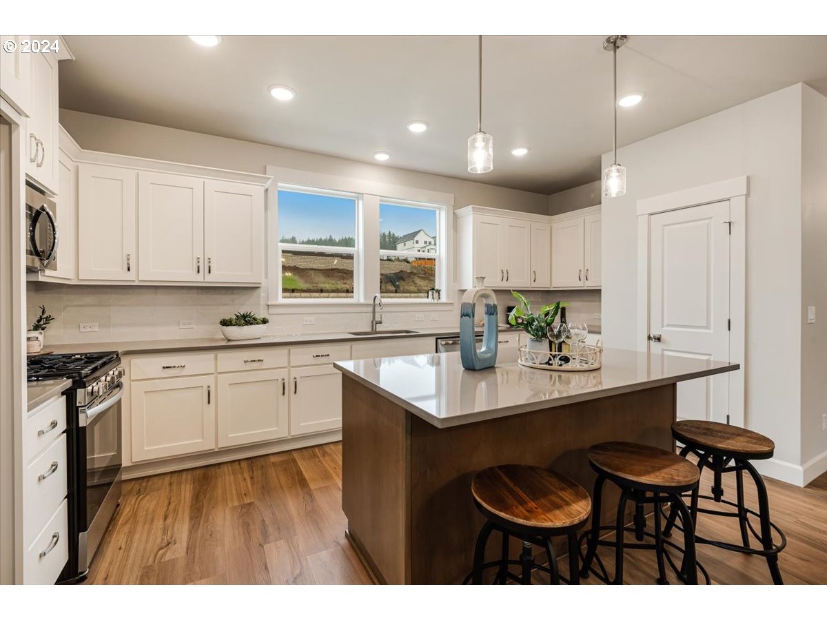 18030 Southwest Barrows Road Beaverton, OR 97007 - Photo 11 of 34 Gallery Image 11