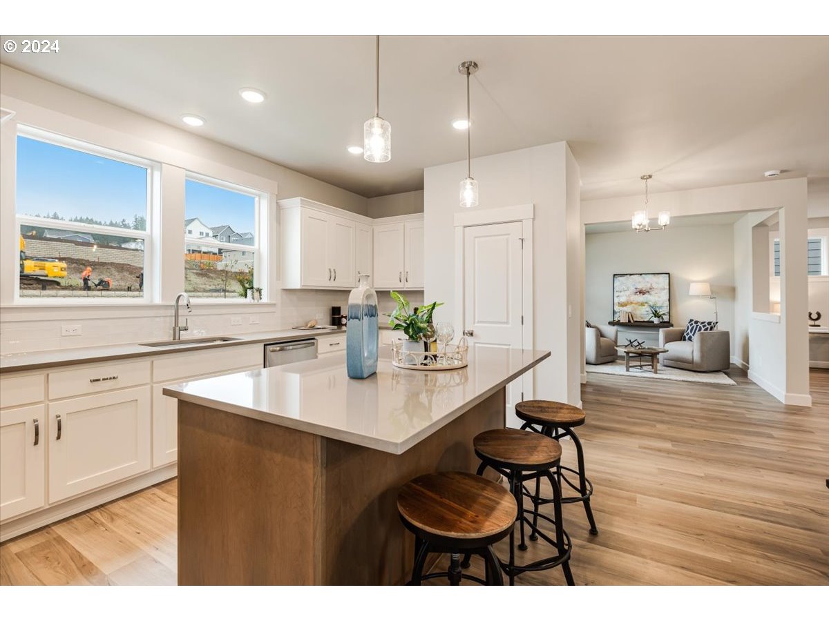 18030 Southwest Barrows Road Beaverton, OR 97007 - Photo 12 of 34 Gallery Image 12