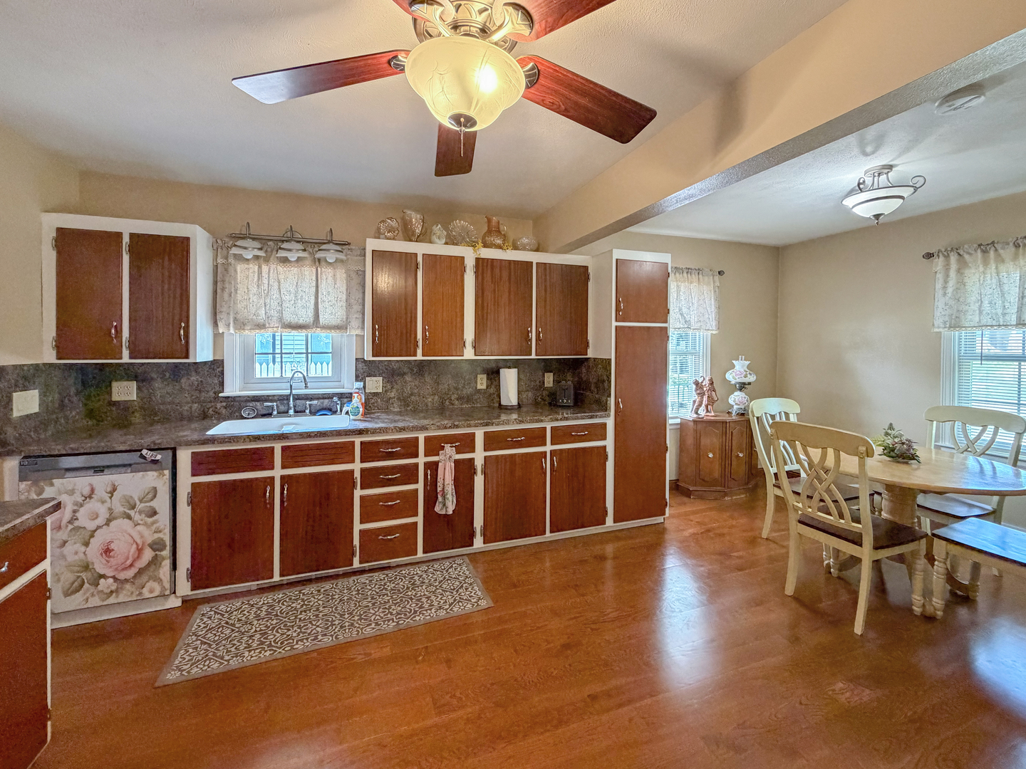 1245 West Harrison Street Freeport, IL 61032 - Photo 4 of 28