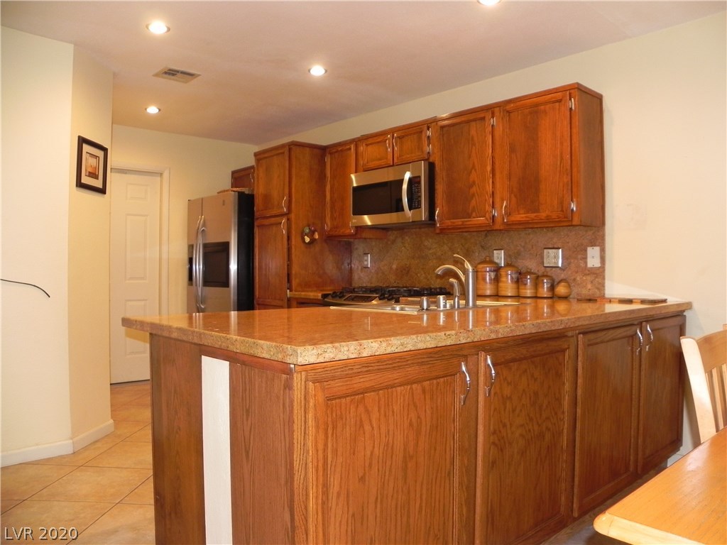 2798 Quaker Ridge Road Las Vegas, NV 89142 - Photo 13 of 23 Gallery Image 13