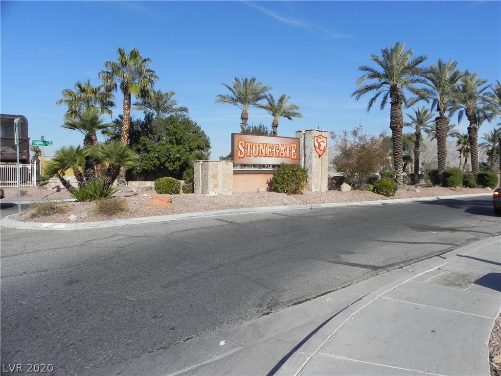 2798 Quaker Ridge Road Las Vegas, NV 89142 - Photo 2 of 23 Gallery Image 2